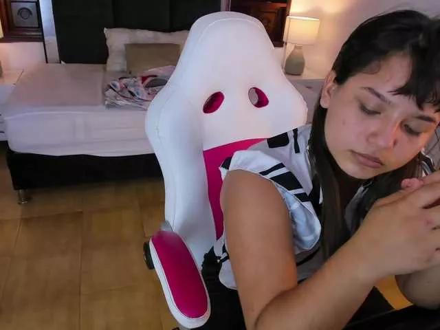 AngelaTeenPetite on BongaCams 