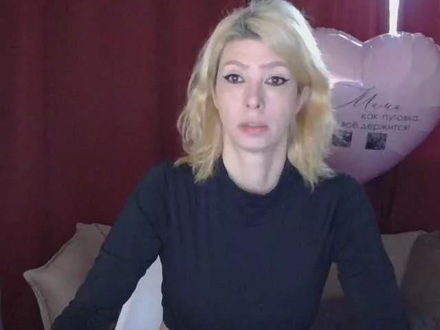 RoxySkyBlue on BongaCams 