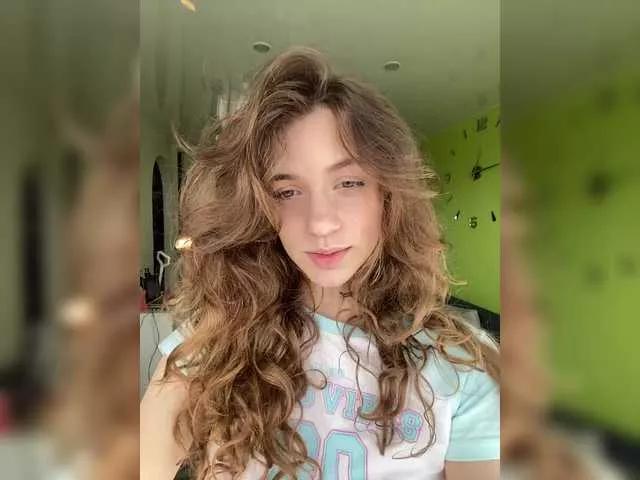 sarahsupershy on BongaCams 