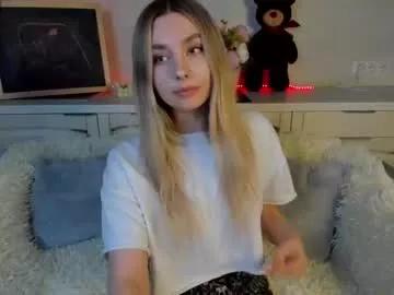 chloe_lov_ on Chaturbate 