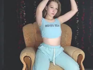 love_bella_ on Chaturbate 