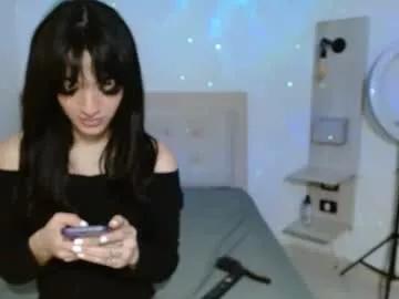 miahott19 on Chaturbate 