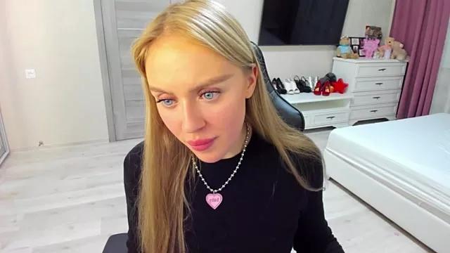 ElinOceanX on StripChat 