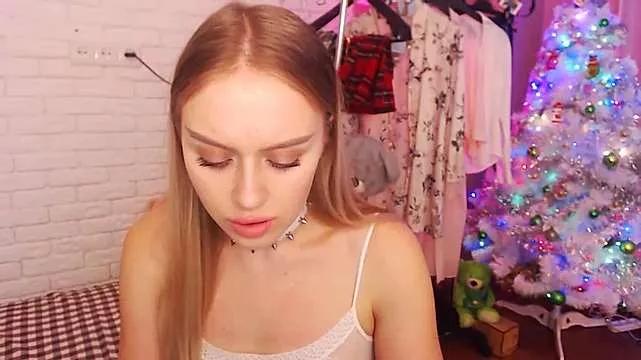 ElinOceanX on StripChat 