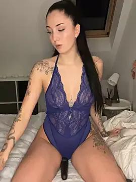 Sugarlina on StripChat 