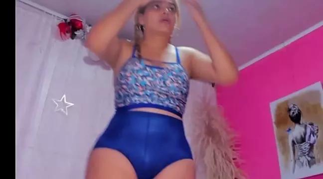 Vanesa_novvoa on StripChat 